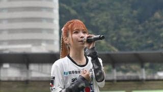 亜咲花さん「すごく夢のような瞬間」 J3岐阜の「競馬DAY」でライブや騎手と共演
