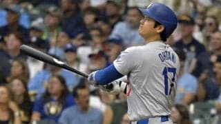 大谷翔平が「怪物的な一撃」2階席へ豪快10号でバットフリップも披露　“確信歩き”の2戦連発&7回に同点適時二塁打