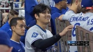 「えぐいの打ったな」特大ホームランの大谷翔平を見つめるベッツの表情が話題…目を丸くして“ドン引き”リアクションの瞬間