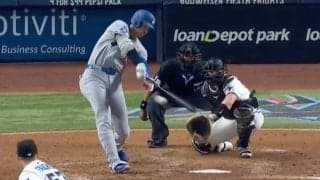 なんだこれは…！？ 大谷翔平、一瞬見せた“天才的な動き” 「そこ打つ？」「上手すぎ」 内角低めの厳しい球に超反応→右手一本“変態打ち”