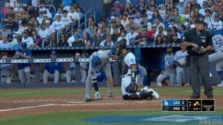 何してるの？大谷翔平への申告敬遠シーンが話題「イチャイチャ」「キャッチャーうける」相手捕手とのやり取りにファン注目