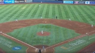 球場騒然！ 大谷翔平、軽く振って”まさかの光景”「エグいな」「左殺し」 172キロ“弾丸ライナー”→右中間をあっという間に“爆速通過”