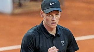 世界1位シナー 出場停止から復帰し白星