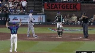 早く投げろ！ 大谷翔平の打席で“異変”「どうした」「なんかトラブル？」監督も捕手もイライラ… 相手投手にハプニング発生