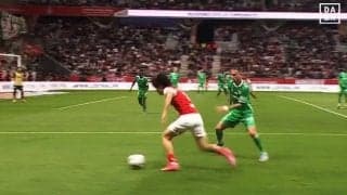 「押し込むだけやろ！」中村敬斗が“鮮烈ドリブル”で決定機演出→味方２人が飛び込むもアシスト未遂…「何回外すんだよ」ファン落胆