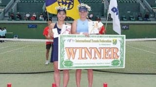 坂詰姫野は準優勝、ジュニア世界1位の16歳ジョーンズに敗れる[福岡国際女子テニス2025]