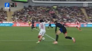 何が起きた？南野拓実、一瞬で相手を置き去りにするワンフェイク＆強引ターンで決定機演出「スーパー」「タキのターンが上手すぎる」