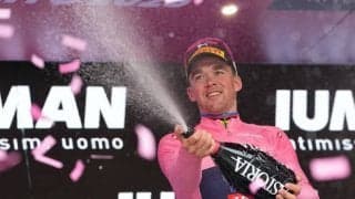 僅か1秒に泣いたピーダスンが執念のマリア・ローザ奪還！アルバニア最終日はスプリント決着｜ジロ・デ・イタリア2025 レースレポート：第3ステージ