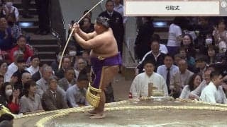 「いままでで一番かっこいい」人気力士、“ド迫力”の弓取式 「四股もきれい」ファン興奮 館内「よいしょ！よいしょ！」の大合唱