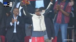 「ブチ上がってる！」HIPHOPスターが激闘クラシコで狂喜乱舞→SNS騒然「トラヴィス興奮しすぎ笑」「バルサファンだったのか」「スニーカー全部売るわ」「嫌いになりそう」