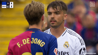 「レッドカードだろ！」「普通に暴力…」マドリードDFの“超危険タックル”にバルサ主将が激怒「荒いだけ」「アフターで蹴った」クラシコで一触即発→SNSも大荒れ