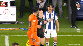 久保建英が激昂！敵を突き飛ばして口論…「めっちゃイライラしてる」「ついに感情爆発」「早くしろ！ってアピール」ソシエダは6試合未勝利で欧州行き絶望的