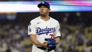 ドジャース、劣勢でロハス登板…大谷翔平のグラブでマウンドへ　11失点の大敗