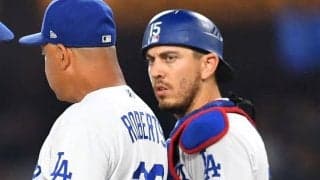 “誰からも尊敬された”35歳捕手をなぜDFA？　24歳プロスペクト捕手の緊急昇格に見るドジャースの「狙い」とは？