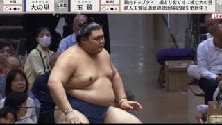 大の里とタレントが大相撲中継で“奇跡”の2ショット「めっちゃ整ってる」緊張感漂うシンクロぶりにファン驚き