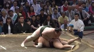大相撲で衝撃結末… どうしてこうなった？ 182キロ巨漢力士が体重“全部のせ” 館内どよめき