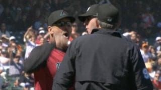 審判に大激怒… お前らが退場しろ！ 元ヤクルトのロブロ監督が大暴れ「怖っ！」「ヤバいな」猛抗議も判定覆らず… まさかの“逆退場コール”