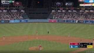 大谷翔平、185キロ爆速弾で“衝撃の珍光景”「しゃあない」「そうなるわ」エンゼルス守備陣がお見送り… “確信”動かない「追う気なし」