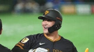 巨人リチャードが衝撃2号「何で入るねん」　逆方向への弾丸HR…X騒然「滞空時間短すぎない？」