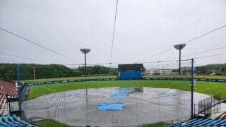 関東大会はあいにくの雨模様…試合開始予定を11時20分に遅らせて開催へ！横浜vs作新学院、東海大相模vs常総学院など名門対決実現【25年春高校野球】