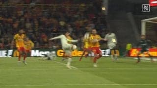 「腰の捻りがえぐい」「美しすぎる」南野拓実の圧巻ダイレクトボレーシュートをフランス人解説者も称賛「完璧なボディバランス」