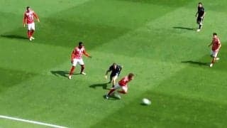 「もはや美しい」佐野海舟が“ドイツの至宝”から完璧ボール回収！「ヴィルツを簡単に封じるのエグいって」「まじですごい」スタジアム＆ベンチが大喝采の瞬間