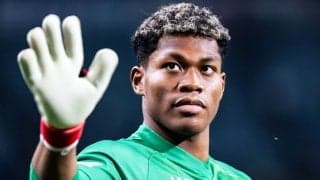 鈴木彩艶の「ボールを踏む技術」に進化の証　南雄太は「日本のGKの歴史を大きく変える」と絶賛