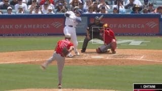 これをヒットにしちゃうの？ 大谷翔平、ハプニング後に“まさかの光景”「すげえw」「上手すぎ」 技アリ“流し打ち”→野手の前に打球を落とす「イチローかな」