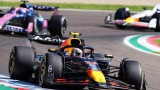 【F1】角田裕毅の10位入賞はVSCの幸運だけじゃない　予選５位のアロンソを抑え込んだ絶妙な駆け引き