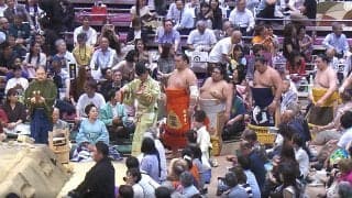 「長髪のイケメンがいる！」大相撲中継、“ただならぬ”存在感のロックミュージシャンにファン騒然 「ローランドに似てる」困惑の声も