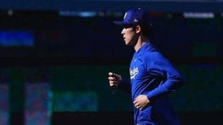 佐々木朗希、異例の“球場独占”で体力強化　両翼ポール間を激走…ノースローも復帰へ黙々