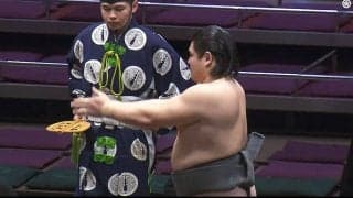 “規格外”の高学歴力士、巨漢を“秒”で圧倒 「相手飛ばした」「電車道を超えた」驚きの声