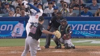大谷翔平、会心のツーベースで“ご機嫌ダンス”「楽しそう」「やっぱやる男w」塁上で見せたパフォーマンスが話題