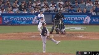 あそこまで飛ばす？ 大谷翔平、軽く振って“まさかの光景”「なんで？」「エグいな」 左中間破る“160キロ高速ライナー”→相手投手の被打リアクションが話題に