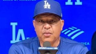 ロバーツ監督が“夫婦喧嘩”　ボブルヘッドデーなのに…まさかの欠場に「妻が怒っていた」