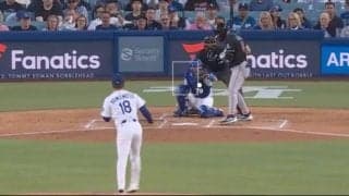 え、なんで…？ 山本由伸に“打者ドン引き”「鬼緩急」「軌道エグい」高速シンカー→緩いカーブ… 全く動けず“見逃し三振”