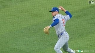 鈴木誠也の同僚が“信じられないダイビングストップ”　カブス名手の“美技”に本拠地沸騰「MLBで最高のセカンドベースマン」