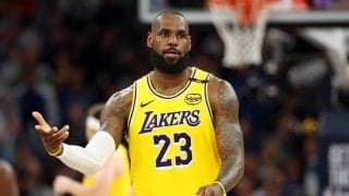 レブロン・ジェームズが3季ぶりにMVP票を獲得…ジョーダン超えで史上最年長記録を樹立