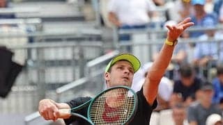  世界4位にストレート勝ちで４強 