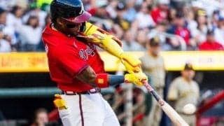 衝撃の初球先頭打者弾！ アクーニャJr.の鮮烈すぎる186キロ復帰HRに米震撼「これほど特別な一発はない」