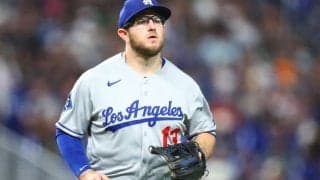 “まさか”の走塁妨害に「一体どういうことだ？」本塁でアウトも判定覆る…「明らかにキャッチを見ていた」　ド軍9回3点差守れず