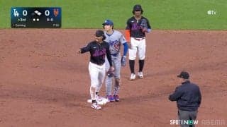 え？セーフ！？ 大谷翔平の走塁で“珍事” 外野手お手玉→“微妙タッチアップ”で進塁成功　メッツ内野陣は抗議、球場騒然の一部始終