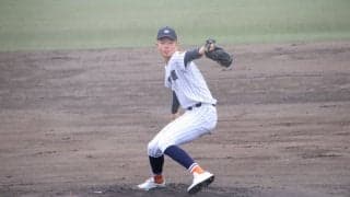 滋賀学園のプロ注目右腕が雨中のマウンドに苦しむも、8回途中2失点の粘投【近畿大会】