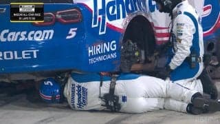 ピット作業で問題勃発！クルーがタイヤを交換…しない？ 「ハブやったか」「まさか切ってんのか」突然のトラブルにマギーも落胆