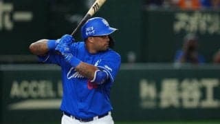 中日“元4番”が異国で衝撃2発「帰ってきて」　変わらぬ弾道に竜党「必要じゃない？」