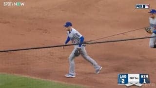 「スゲーゲッツーだった…」フリーマン、鮮やかすぎる完璧“頭脳系”守備にファン鳥肌「ドジャースの要」「守備うめー！」