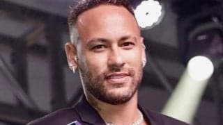 ｢この写真すごすぎる｣ブラジル代表ネイマール、第二子妊娠中の元恋人超美人モデルと“ふっくらお腹”の親子マタニティフォト公開｢なんて素敵な家族！｣