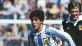 史上最高のサッカー選手は誰か ベテラン記者が振り返る「神の子」マラドーナの凄さ