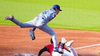 山本由伸は「ゴールドグラブ級だ」　フリーマンが激賞…広大な守備範囲で「動きがいい」