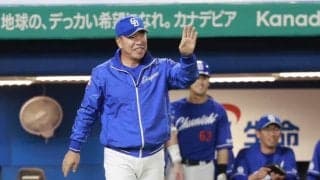 中日、井上監督が審判団に猛抗議　川越が本塁打性の打球→判定変わらず、場内騒然